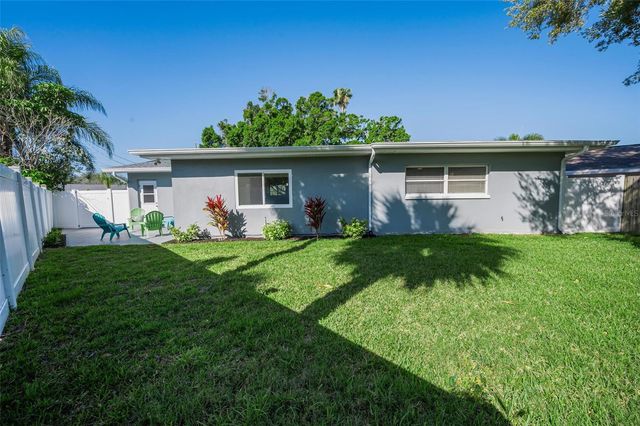 94 NICHOLAS DRIVE, Dunedin, FL 34698