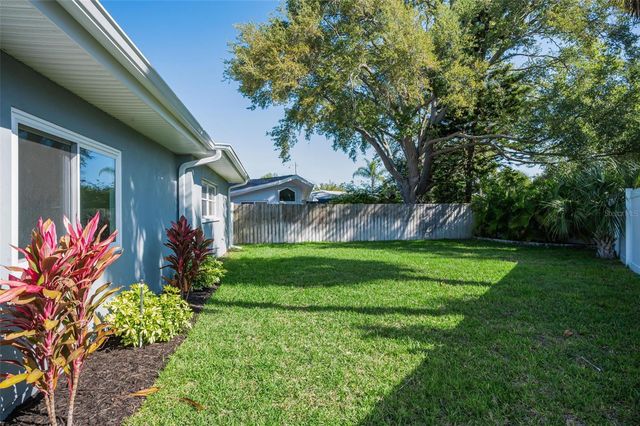 94 NICHOLAS DRIVE, Dunedin, FL 34698