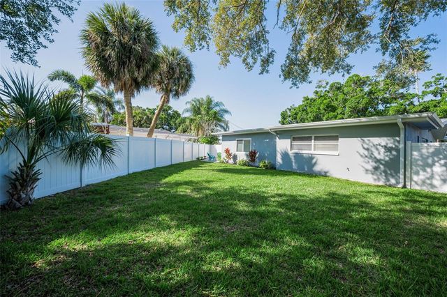 94 NICHOLAS DRIVE, Dunedin, FL 34698