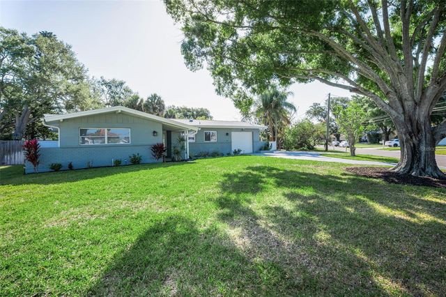 94 NICHOLAS DRIVE, Dunedin, FL 34698