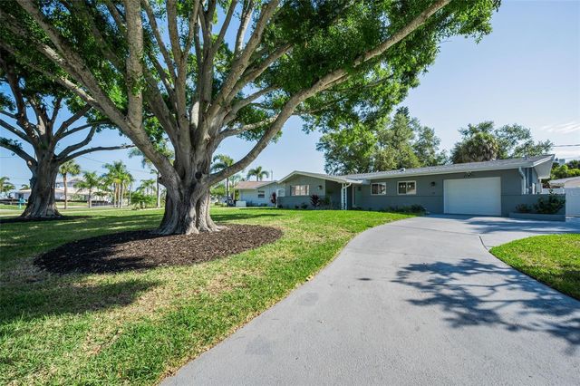 94 NICHOLAS DRIVE, Dunedin, FL 34698