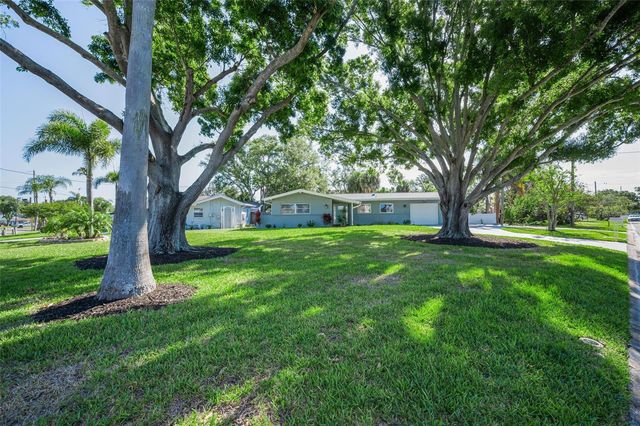 94 NICHOLAS DRIVE, Dunedin, FL 34698