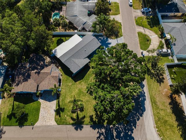 94 NICHOLAS DRIVE, Dunedin, FL 34698
