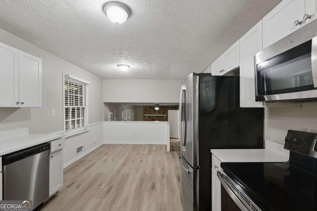 2115 Pine Knoll Circle NE, Conyers, GA 30013