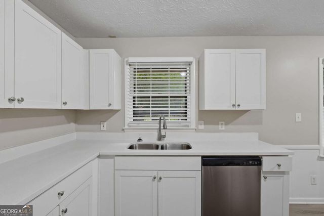 2115 Pine Knoll Circle NE, Conyers, GA 30013