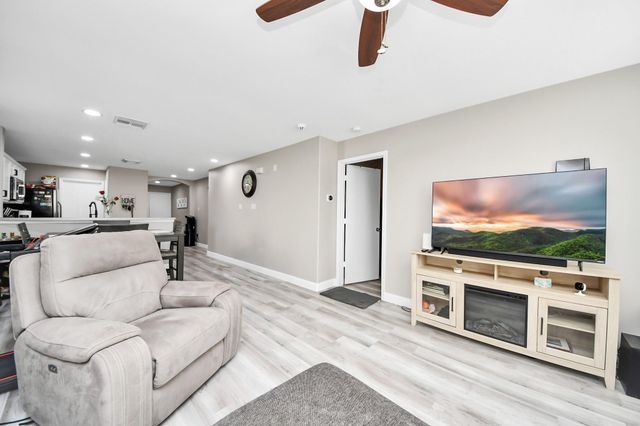 8218 Radial Court, Rosharon, TX 77583