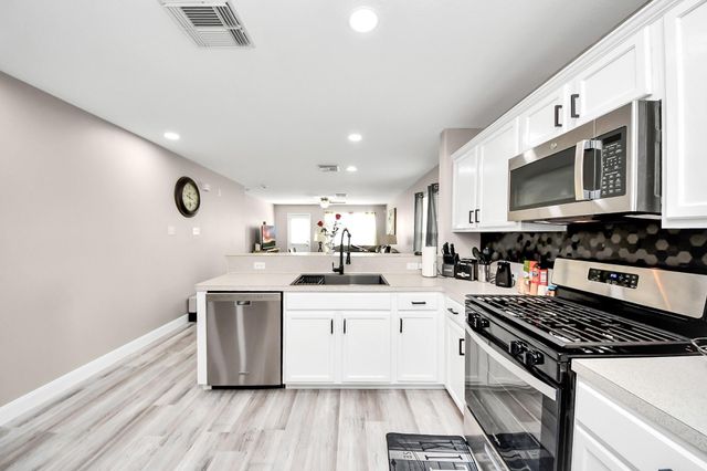 8218 Radial Court, Rosharon, TX 77583