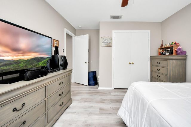 8218 Radial Court, Rosharon, TX 77583