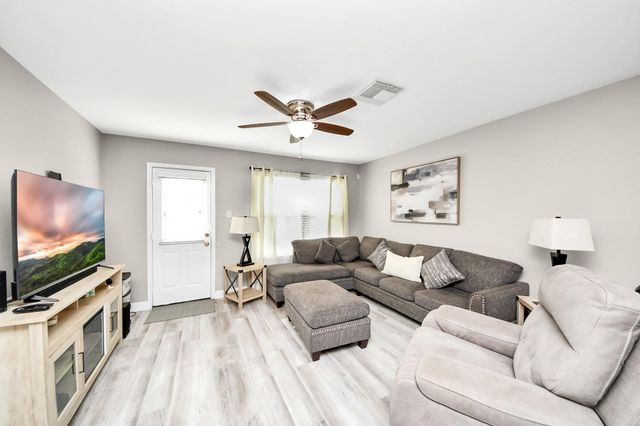 8218 Radial Court, Rosharon, TX 77583