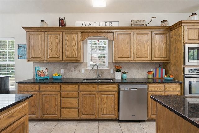 2030 4th St, Ingleside, TX 78362