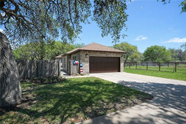 2030 4th St, Ingleside, TX 78362