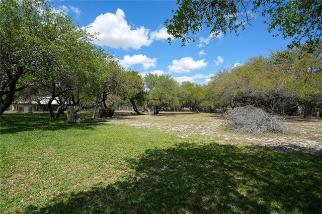 2030 4th St, Ingleside, TX 78362