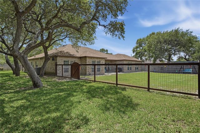 2030 4th St, Ingleside, TX 78362