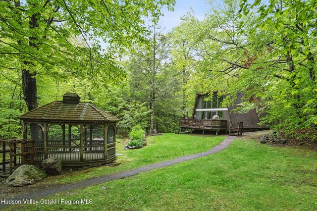 425 North Lake Road, Tannersville, NY 12485
