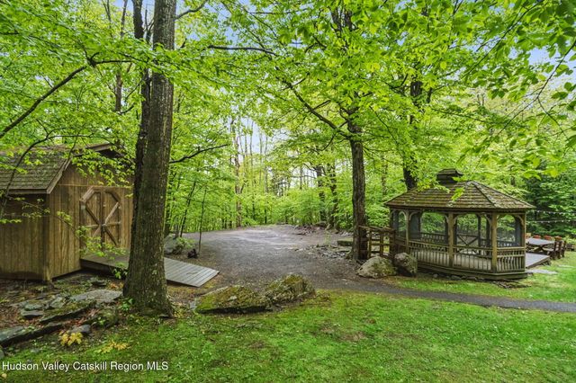 425 North Lake Road, Tannersville, NY 12485