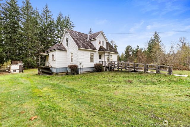 7111 Larson Lane NW, Seabeck, WA 98380