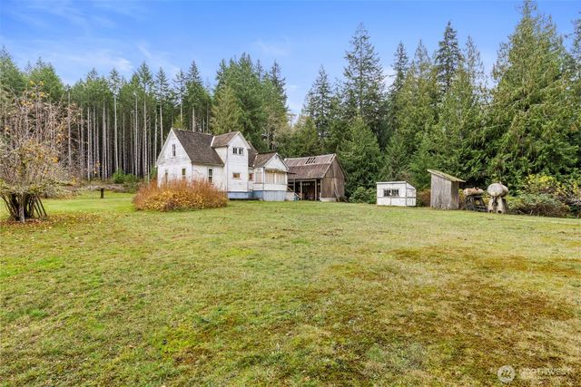 7111 Larson Lane NW, Seabeck, WA 98380