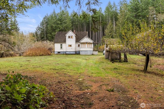 7111 Larson Lane NW, Seabeck, WA 98380