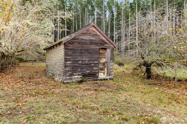 7111 Larson Lane NW, Seabeck, WA 98380