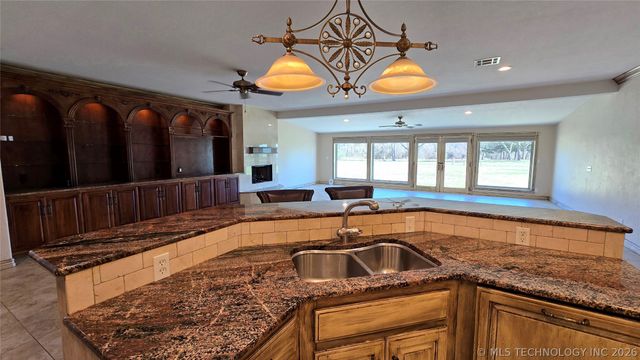 114583 S 4172 Road 119, Eufaula, OK 74432