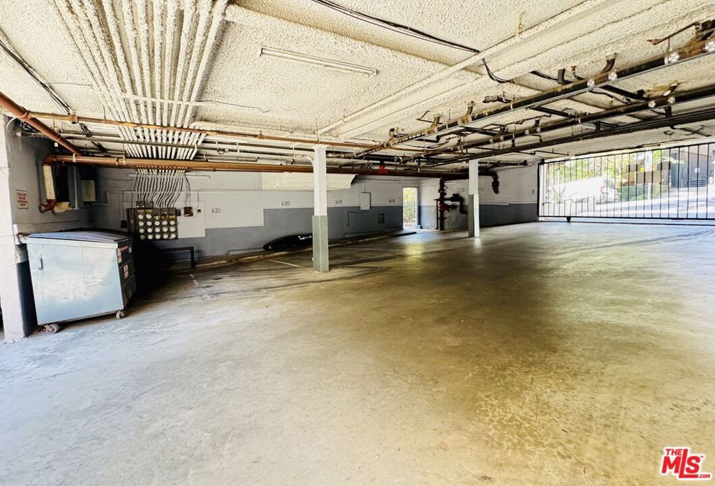 964 Larrabee Street 107, West Hollywood, CA 90069 — photo 5