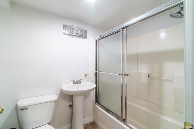 825 Putnam Street, Fort Wayne, IN 46808