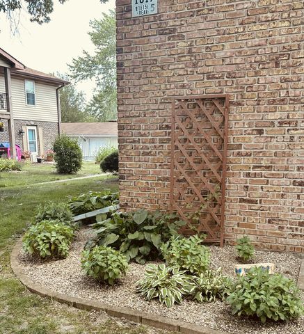 1817 Burgundy Street, Schererville, IN 46375