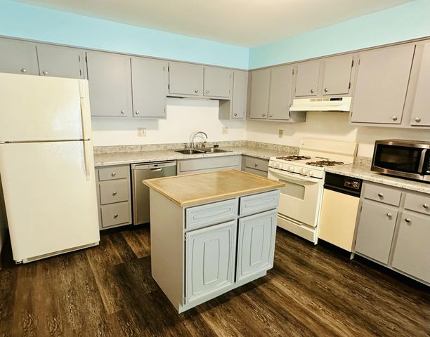 1817 Burgundy Street, Schererville, IN 46375