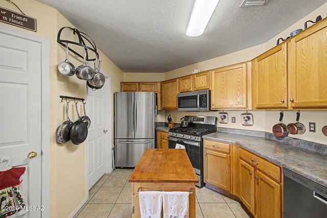 9877 E Spanish Flower Court, Tucson, AZ 85748