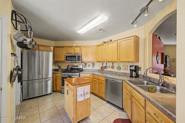 9877 E Spanish Flower Court, Tucson, AZ 85748