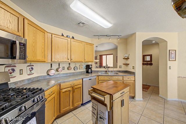 9877 E Spanish Flower Court, Tucson, AZ 85748