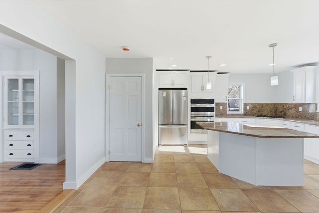 36 Chestnut St., Marlborough, MA 01752