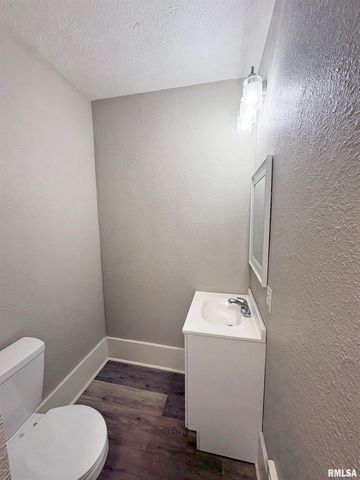 314 E ARCHER Avenue, Peoria, IL 61603