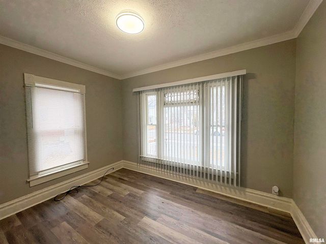 314 E ARCHER Avenue, Peoria, IL 61603