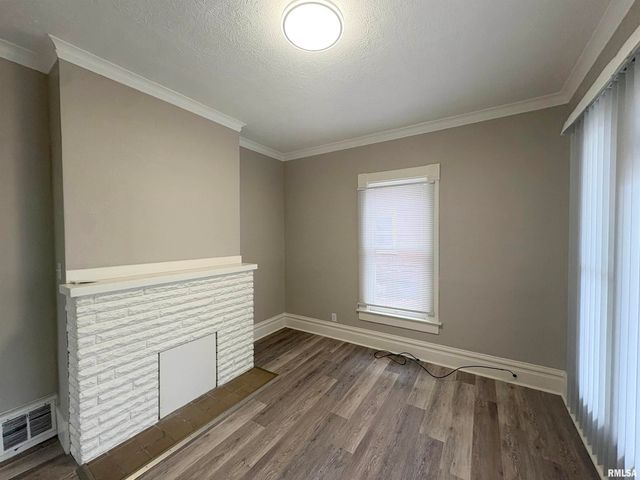 314 E ARCHER Avenue, Peoria, IL 61603