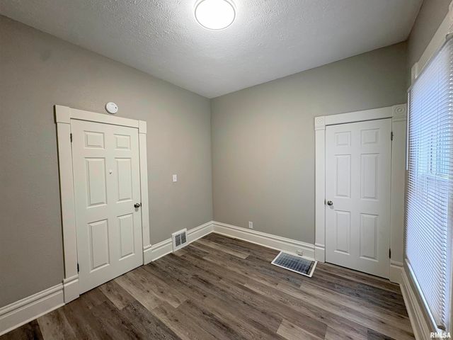 314 E ARCHER Avenue, Peoria, IL 61603