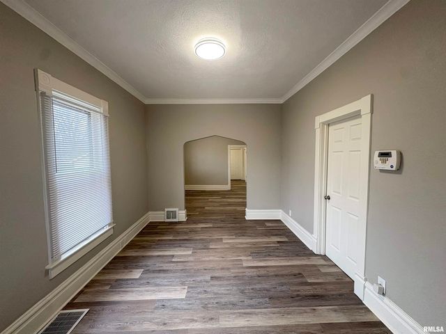 314 E ARCHER Avenue, Peoria, IL 61603