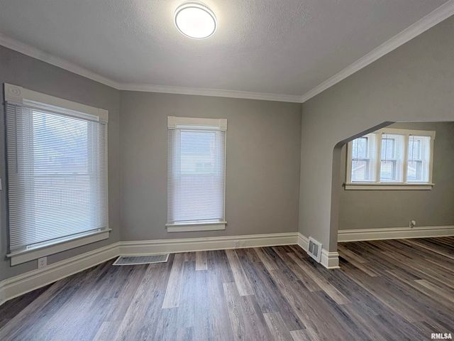 314 E ARCHER Avenue, Peoria, IL 61603