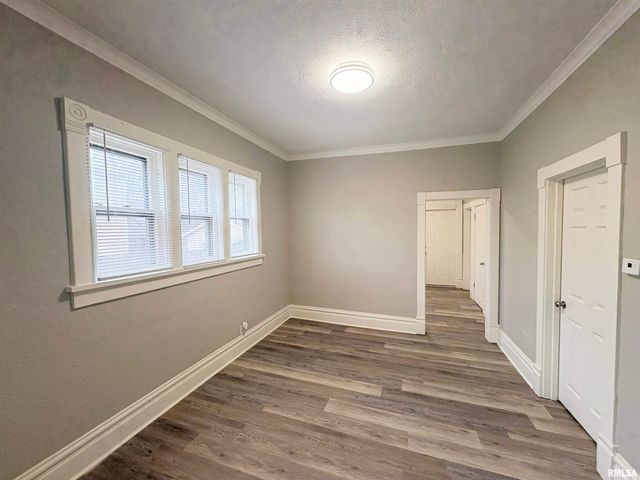 314 E ARCHER Avenue, Peoria, IL 61603