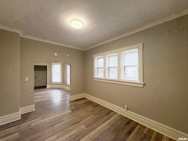 314 E ARCHER Avenue, Peoria, IL 61603