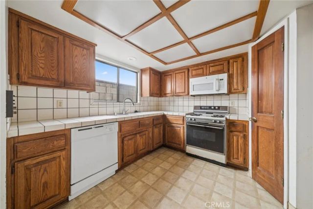 142 6th Street, Seal Beach, CA 90740