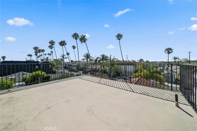 142 6th Street, Seal Beach, CA 90740