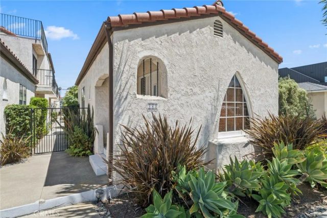 142 6th Street, Seal Beach, CA 90740