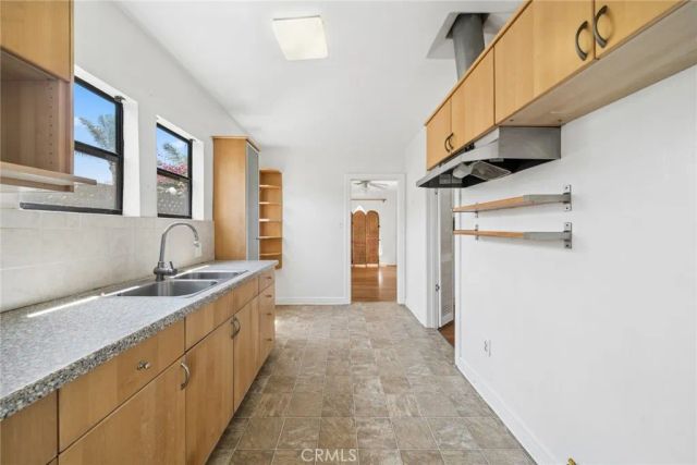 142 6th Street, Seal Beach, CA 90740