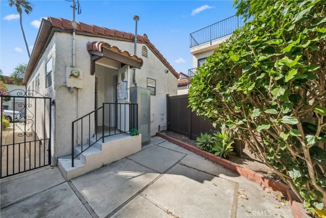 142 6th Street, Seal Beach, CA 90740