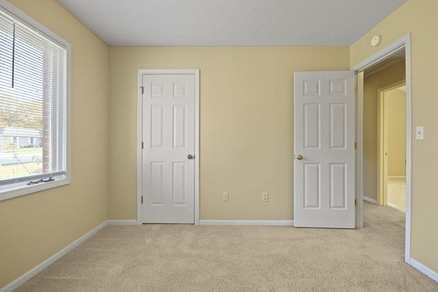 4309 FORUM BLVD, Columbia, MO 65203