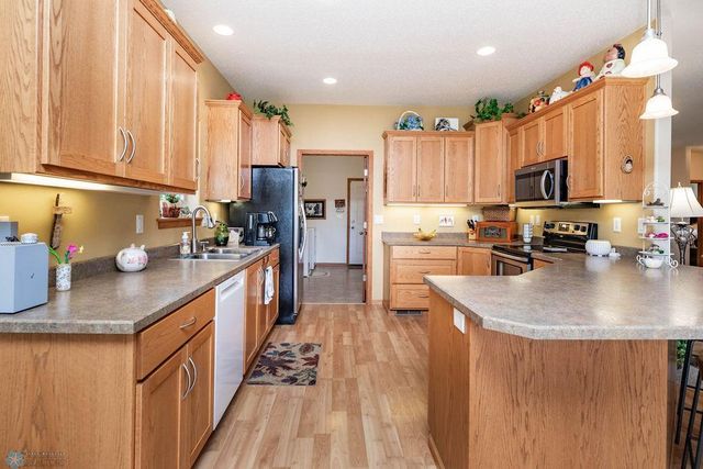 3411 25th Street S, Moorhead, MN 56560