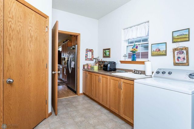 3411 25th Street S, Moorhead, MN 56560