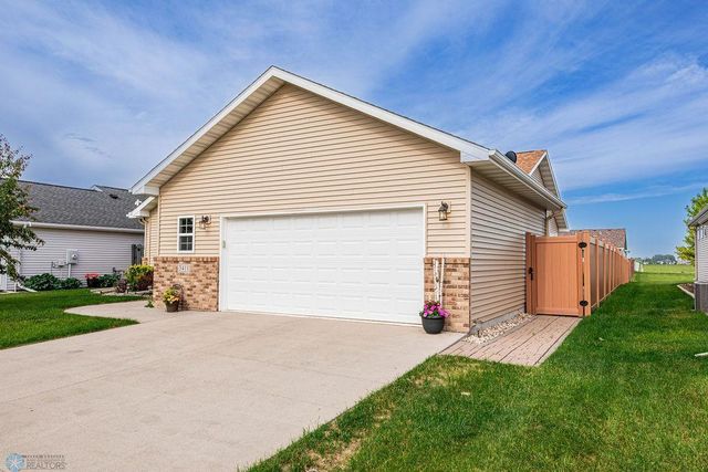 3411 25th Street S, Moorhead, MN 56560