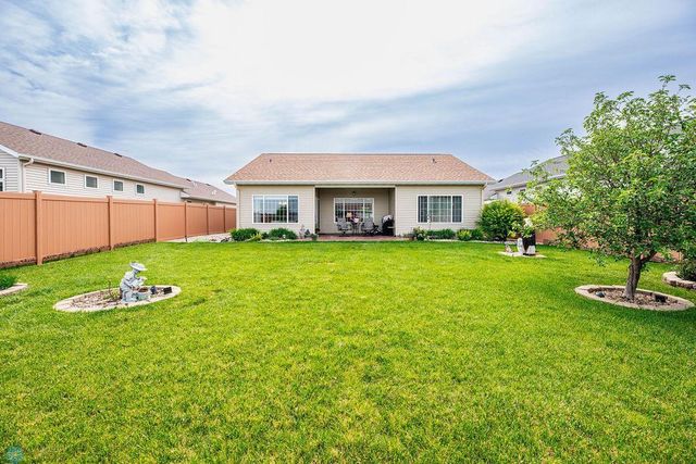 3411 25th Street S, Moorhead, MN 56560
